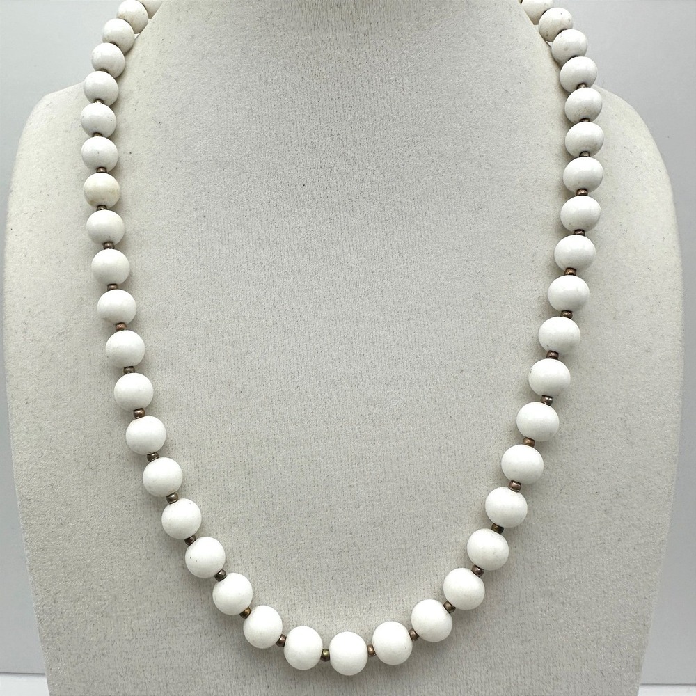 Vintage 90s‎ White Plastic Bead Necklace Round Strand Boho Spring Ring Jewelry